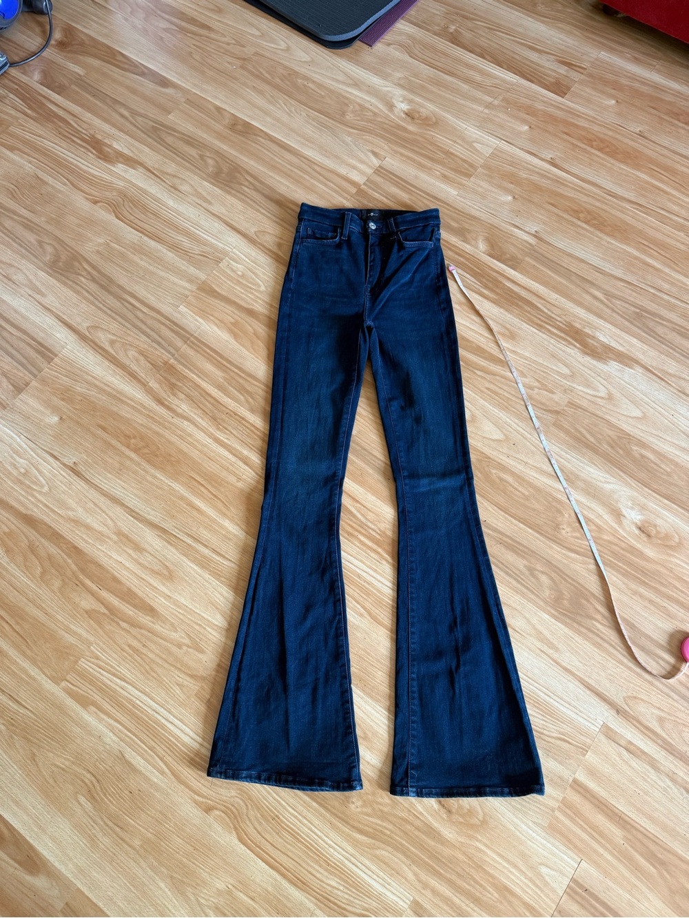 Ladies 7 For All Mankind Ultra High Rise Skinny Boot Jeans - Sz 24 & 34” Inseam